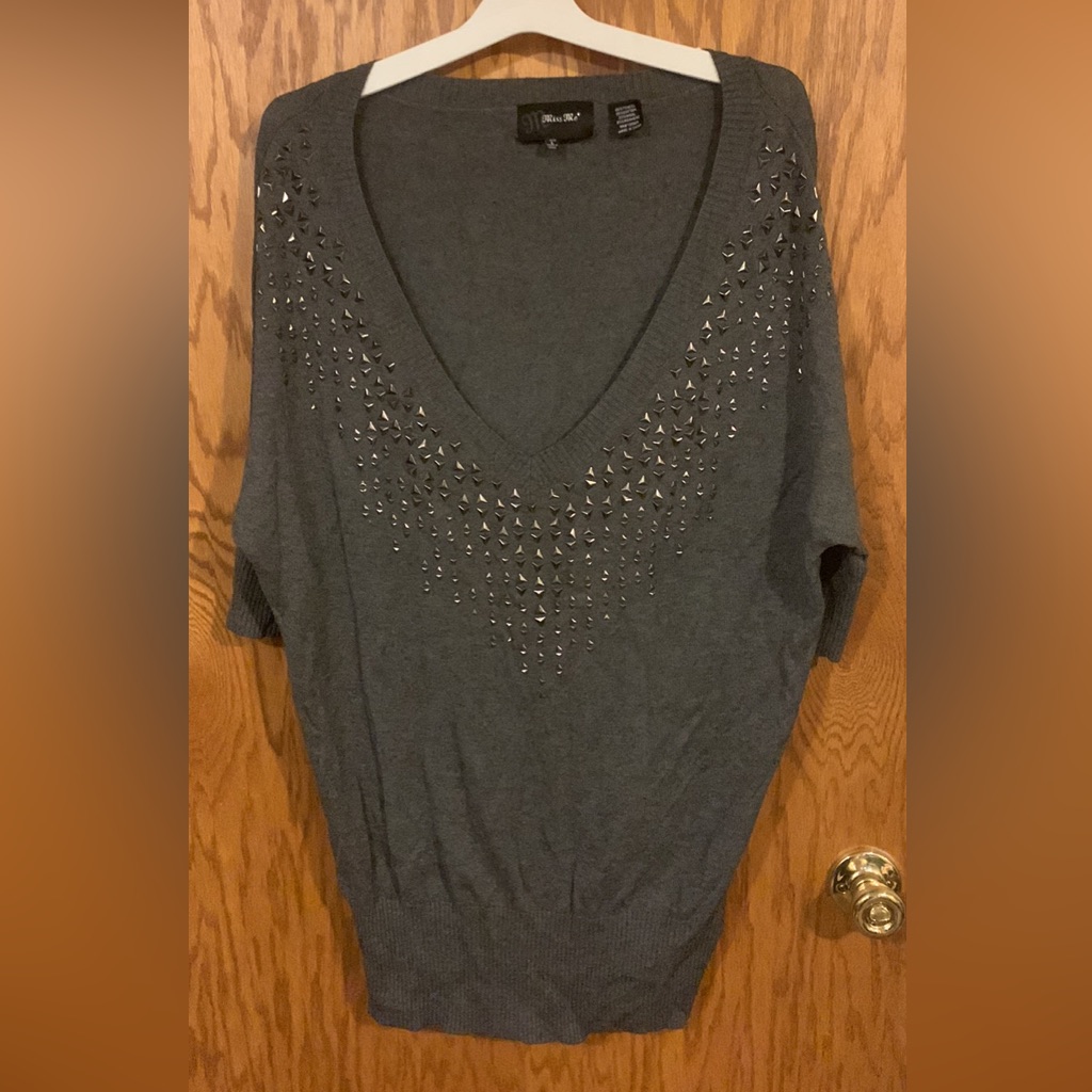Size Large Women’s Top